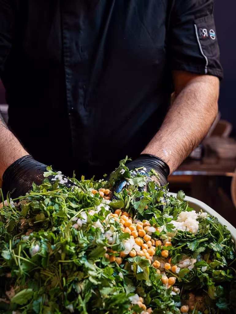 Préparation des falafels maison — TITA Aix-en-Provence